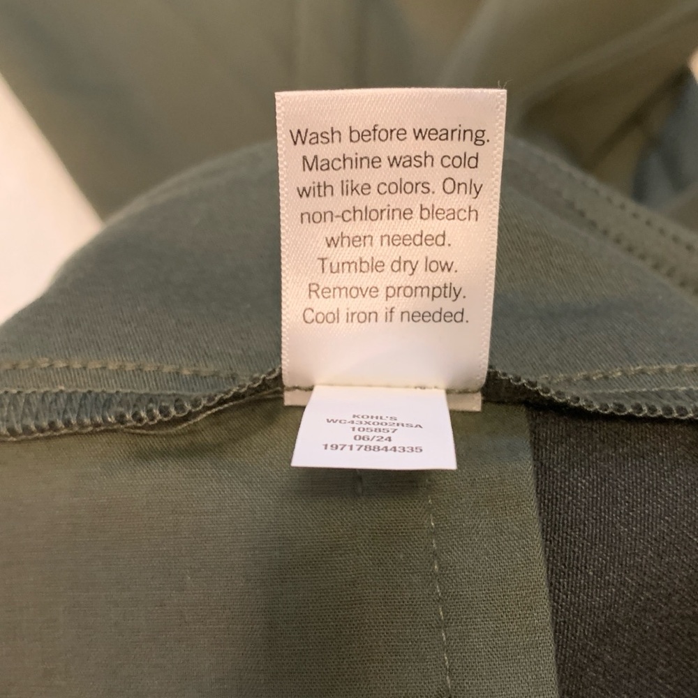 Croft & Barrow Effortless Stretch Pull-On Straight Leg Pants Olive Green NWOT - Picture 6 of 7
